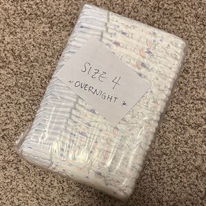 Huggies Overnight Size 4 Diapers - White